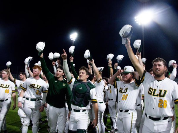 2005: The Southeastern Louisiana Lions baseball team wins