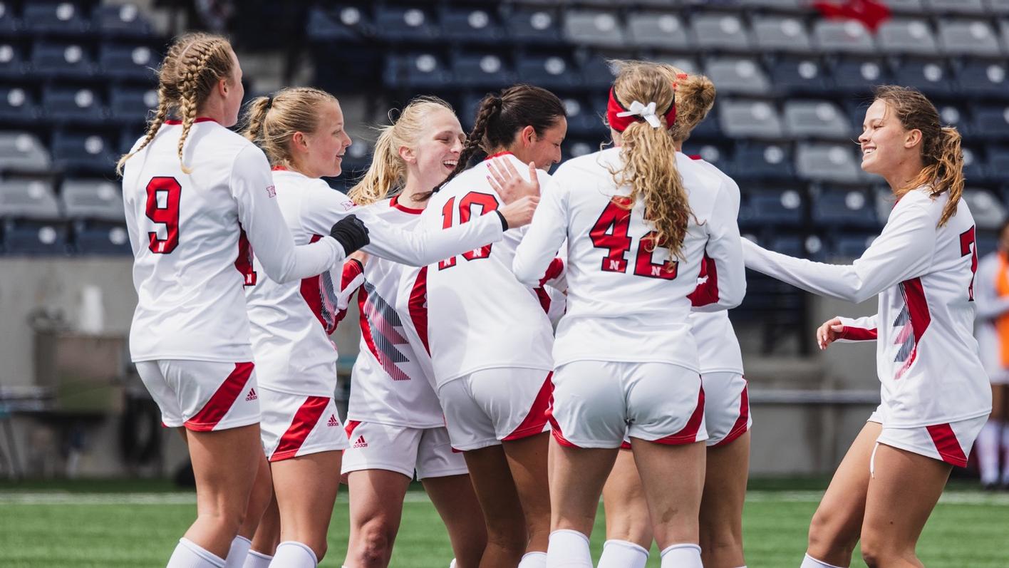 Nebraska cornhuskers women’s soccer team 2012