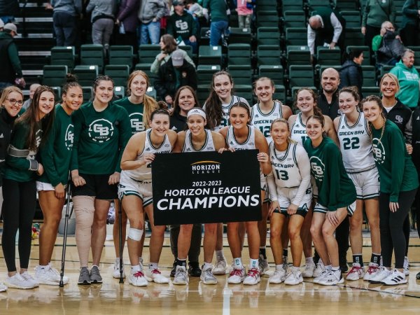 Green Bay Phoenix women's basketball